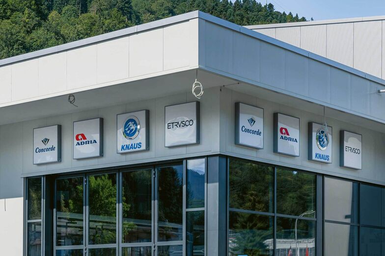 Neben den Luxus-Wohnmobilen von Concorde bietet das Unternehmen auch Produkte von Adria, Knaus und Etrusco an.