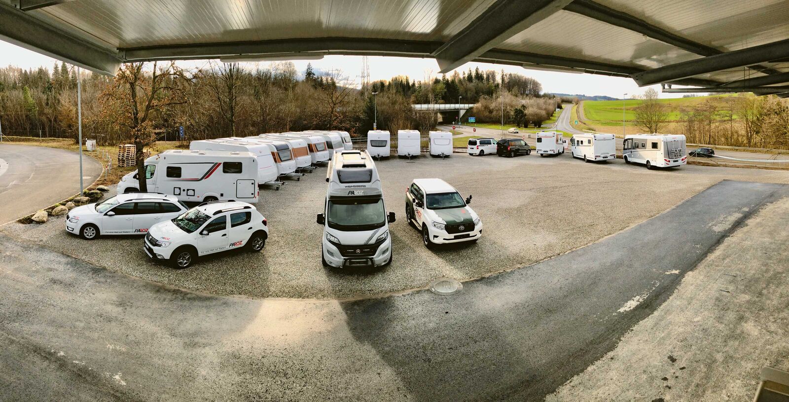 Paroz bietet einen Rundumservice für Auto,Tuning, Wohnwagen und Reisemobile.