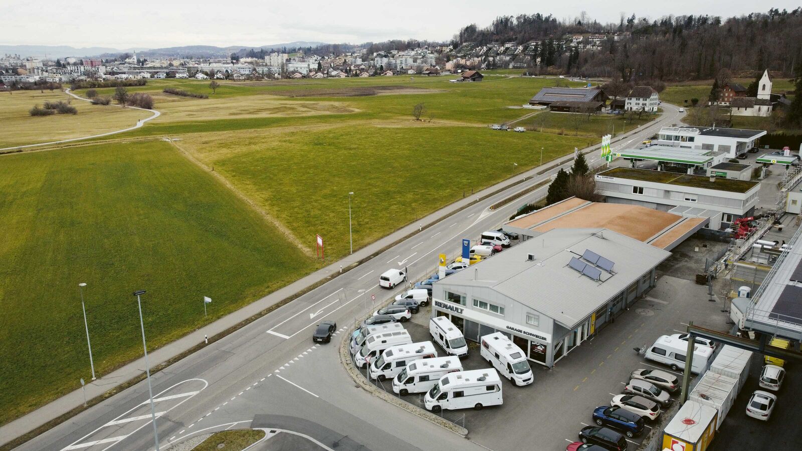 Die Garage Schweizer GmbH in Jona vertritt die Marken Weinsberg und Knaus und repariert alle Wohnmobil-Marken.