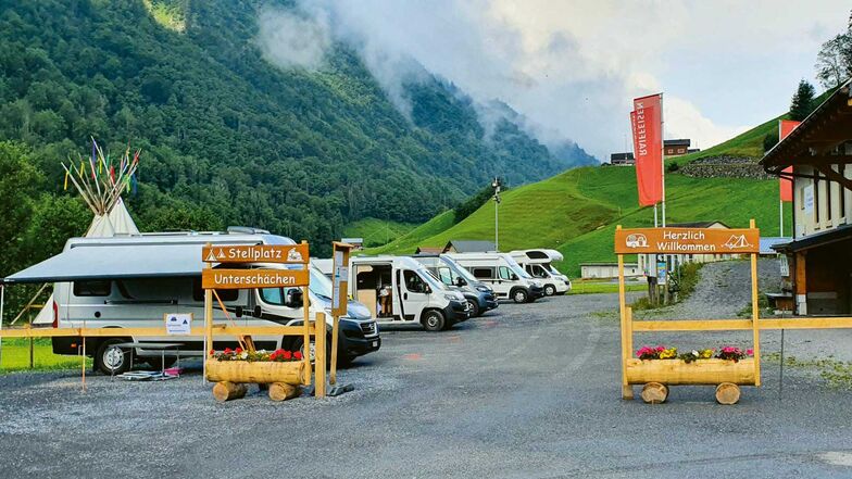Stellplatz Langlaufzentrum Unterschächen im Schächental.