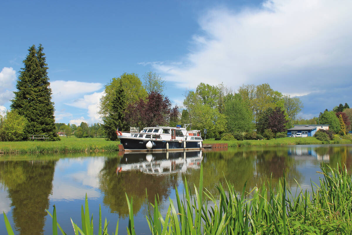 Schöne Gegend am Canal de l'Est. Foto: Office de Tourisme de Luxeuil-les-Bains.