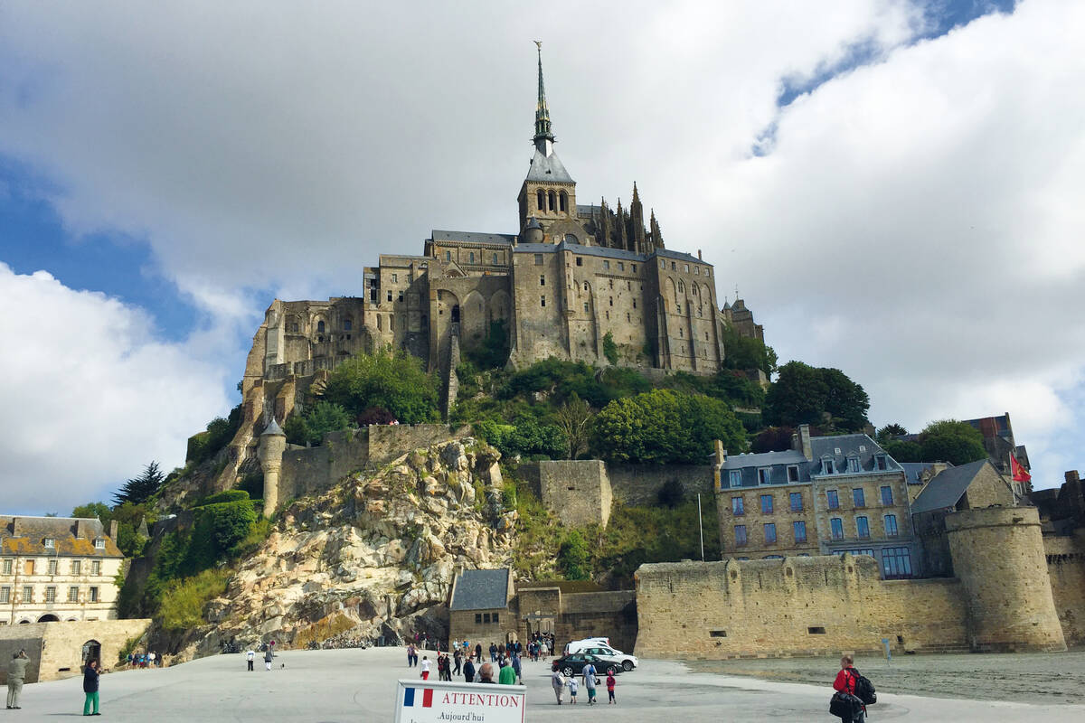 Le Mont-Saint-Michel. Cette merveille de l’ouest attire chaque année trois millions de personnes.
