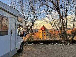 Wohnmobil-Stellplatz auf dem Euro Camping Azrou.