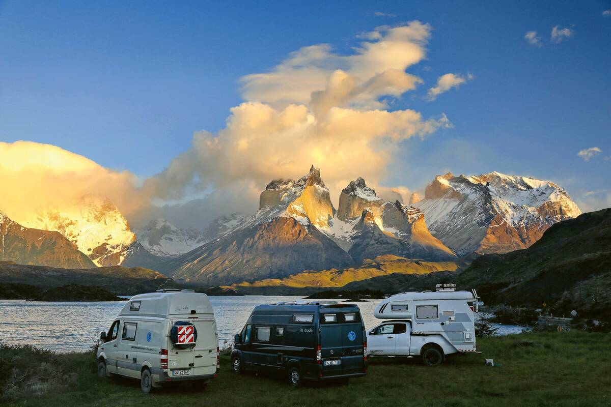 Camping au lac Pehoé  dans le parc national Torres del Paine au Chili.