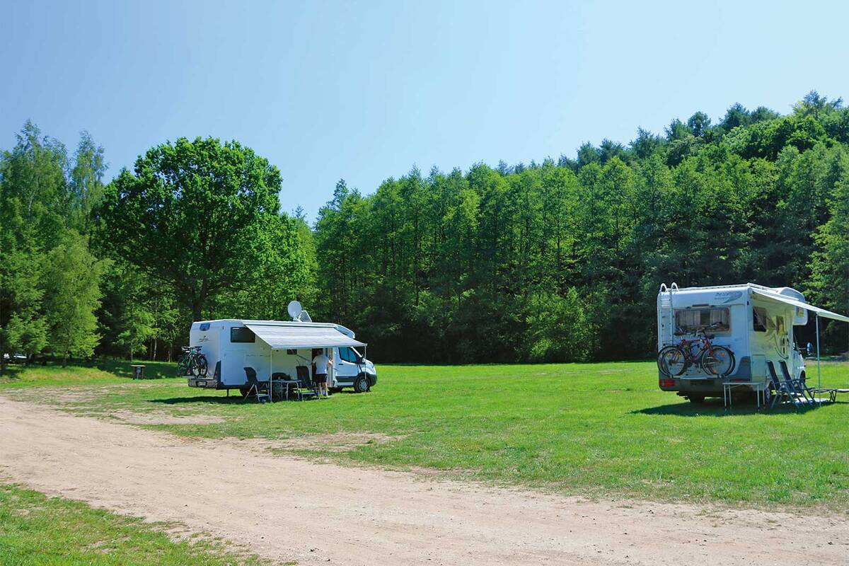 So viel Raum auf dem Campingplatz macht das Reisen besonders angenehm.