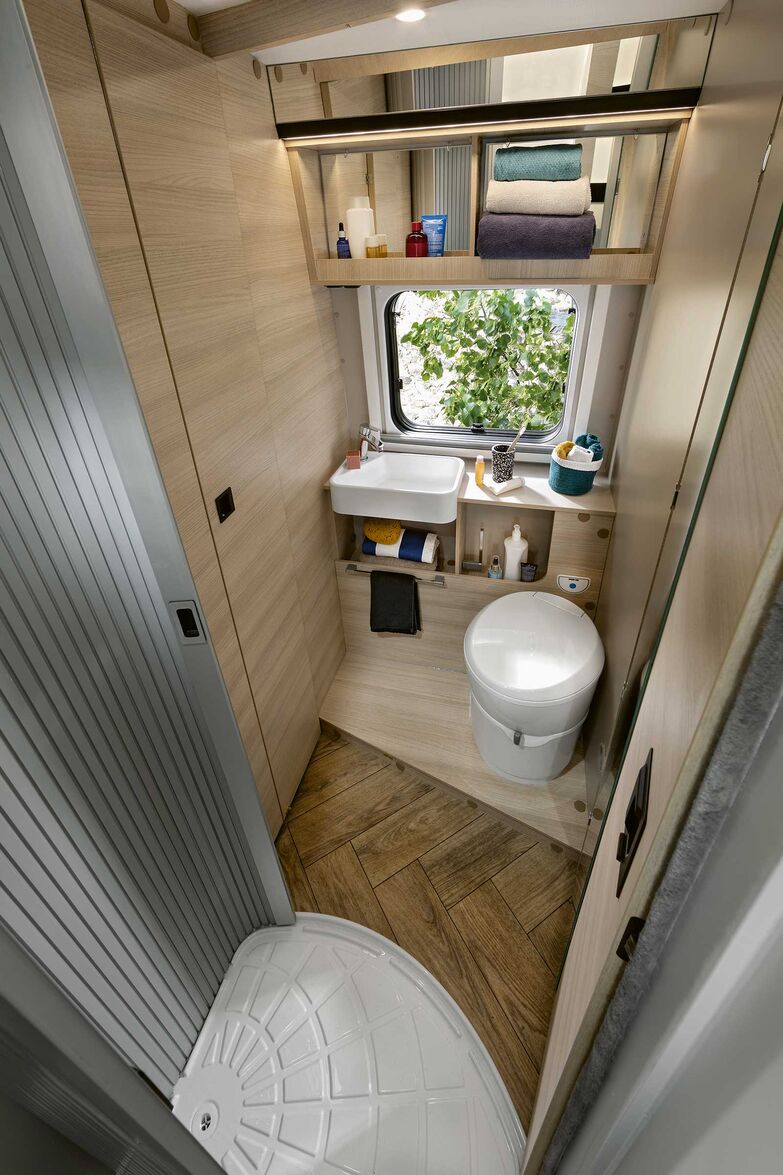 Dusche und Bad