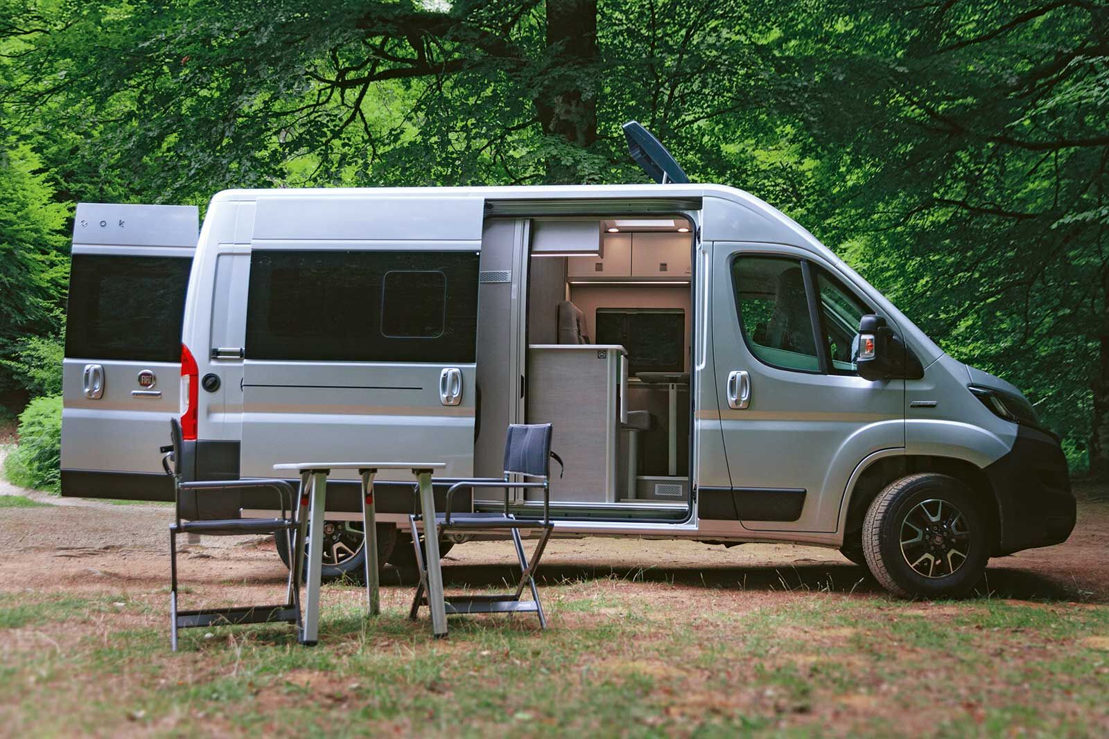 Die Marke Furgok bietet mehrere Modelle auf dem Fiat Ducato, aber auch auf auf Mercedes Sprinter und dem VW Crafter an. Mercedes und VW auch als 4x4-Varianten.
