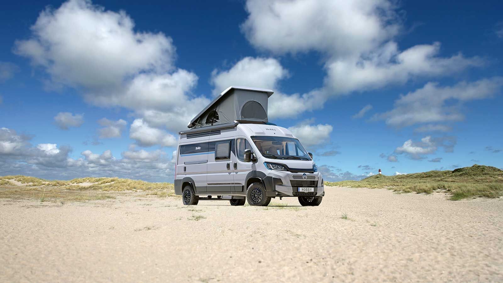 Mit dem Aufstelldach wird der Ontour Van zum Familiencamper.