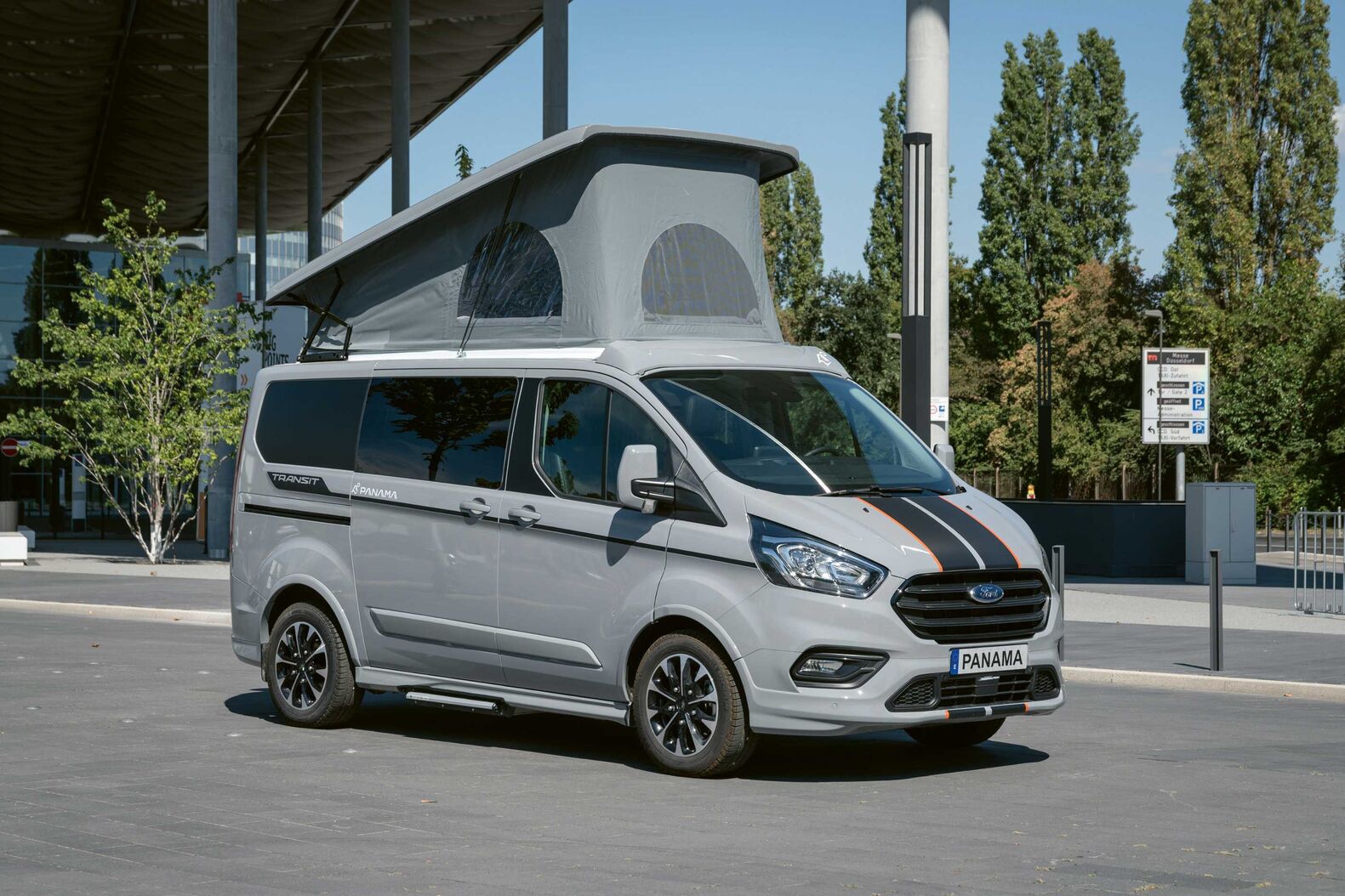 Panama-Mini-Van