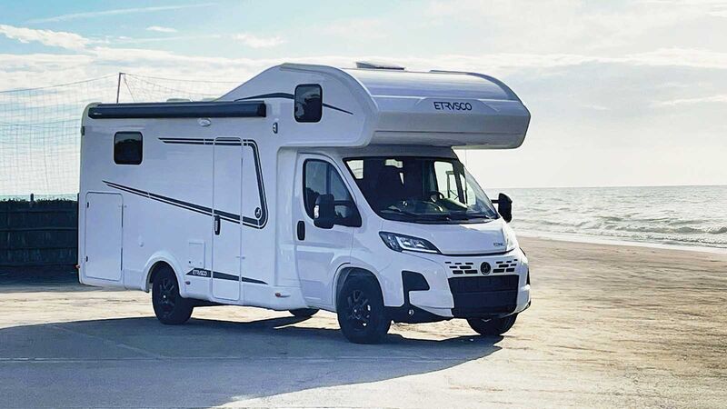 Die beiden neuen Alkovenmodelle von Etrusco basieren auf dem Fiat Ducato mit 140-PS-Motorisierung und haben eine Länge von 6,99 Meter.