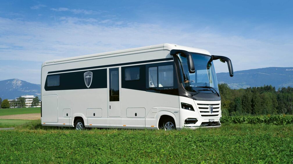 First Class Liner: Morelo Palace 88 LB