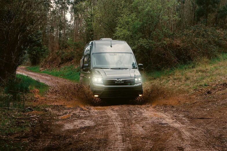 Als Basis der North-Cape-Fahrzeuge ist das MAN-Chassis mit 4x4-Antrieb, das serienmässig mit einem 8-Gang-Automatikgetriebe und Differenzialsperre ausgestattet ist.